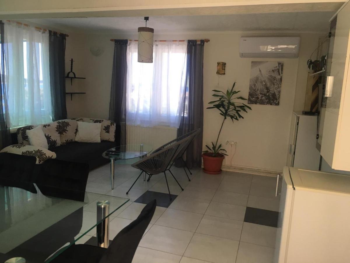 Apartmani Jurin Примоштен Екстер'єр фото