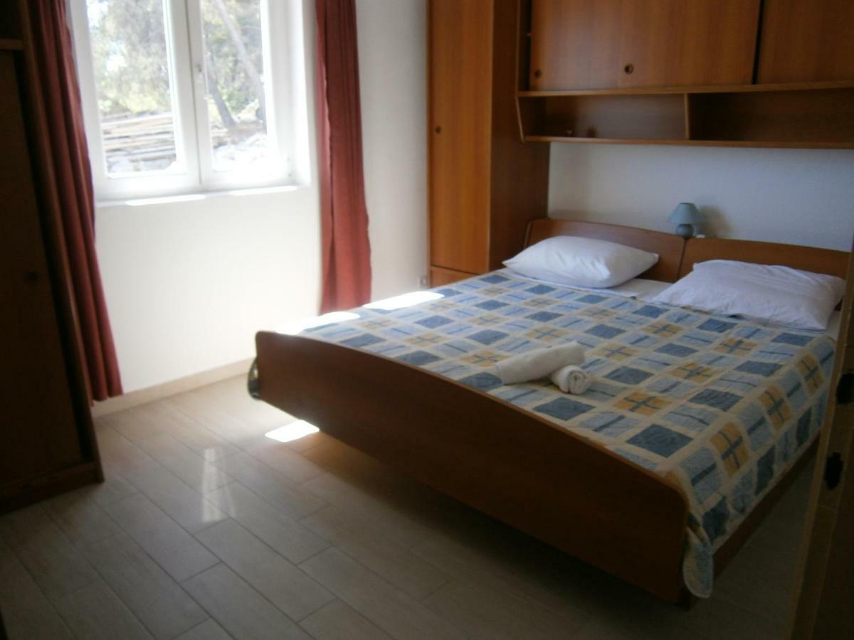 Apartmani Jurin Примоштен Екстер'єр фото