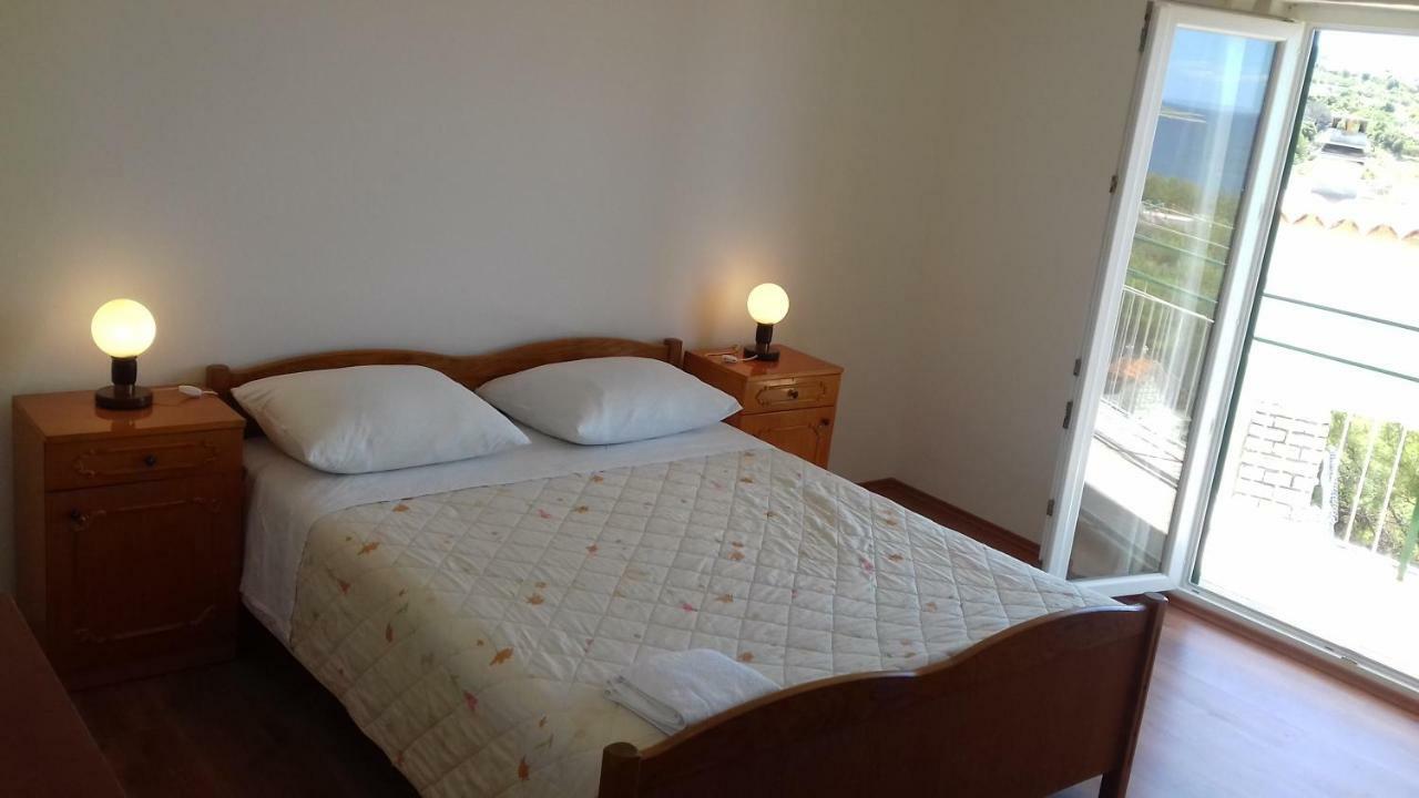 Apartmani Jurin Примоштен Екстер'єр фото
