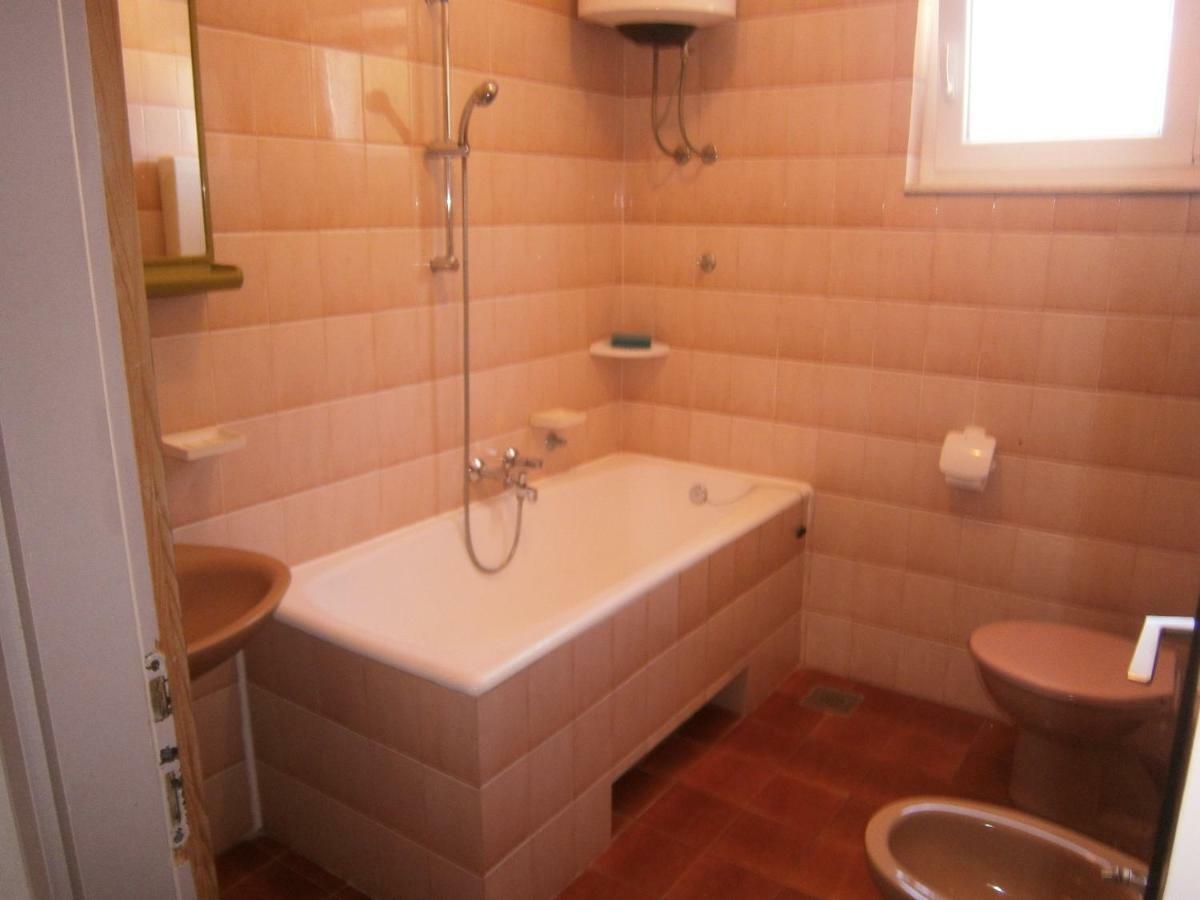 Apartmani Jurin Примоштен Екстер'єр фото